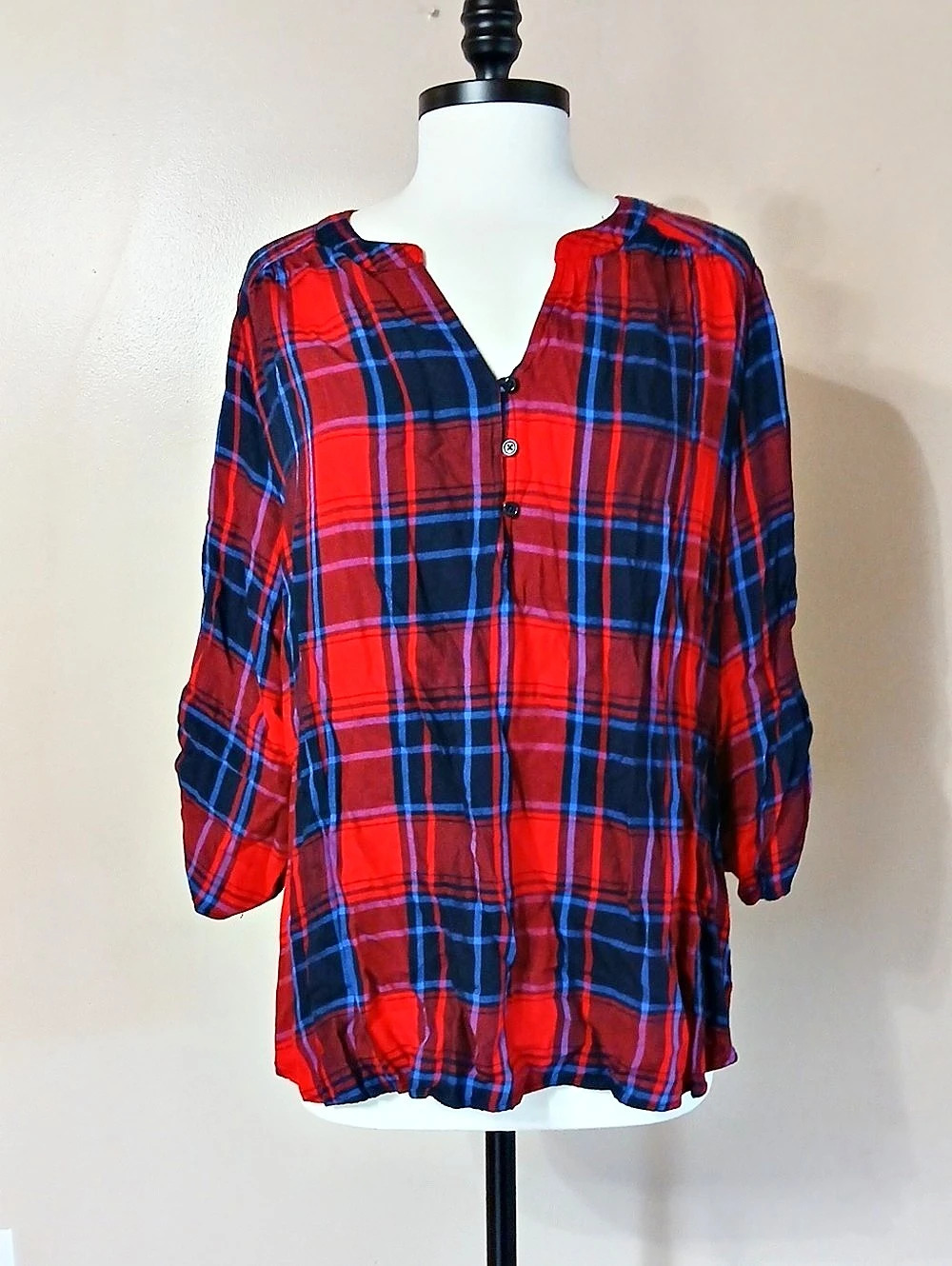 Plaid Button Front Top in Red & Blue Like New